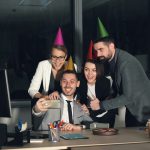 Jak skutecznie zorganizować imprezę firmową, która zintegruje zespół?