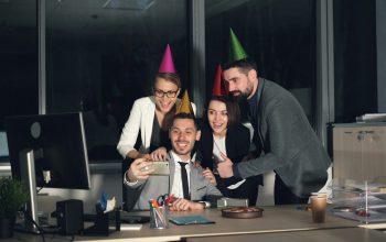 Jak skutecznie zorganizować imprezę firmową, która zintegruje zespół?